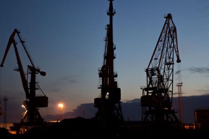 Oil Prices Halt Gains As China Economic Growth Report Surfaced